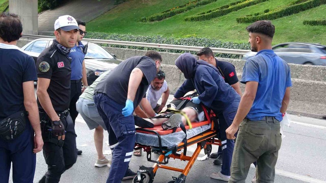 İstanbul'da korkunç kaza! Lüks otomobil hurdaya döndü, sürücü ağır yaralı