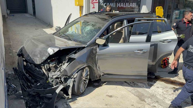 Samsun İlkadım'da otomobil zincirleme kazaya karıştı