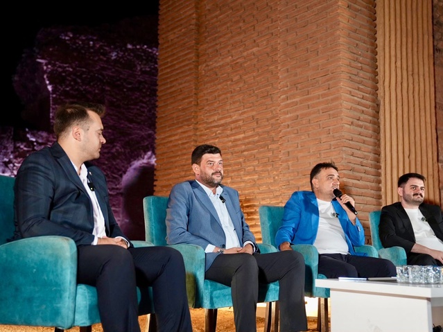 Baybatur Sardes'te gençlere kötü söz sahibine aittir dedi