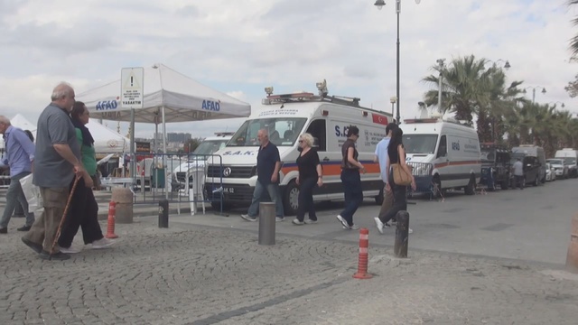 Marmara'da batan gemideki 10 mürettebatı arama çalışmaları 12. gününde