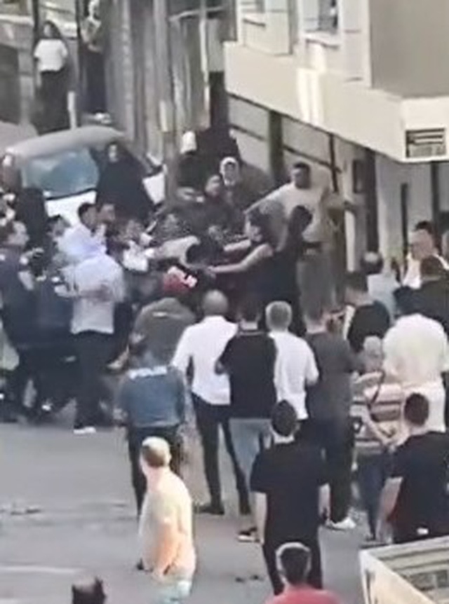 Düğün öncesi gelin almada kavga! Kadınların çığlıkları mahalleyi inletti