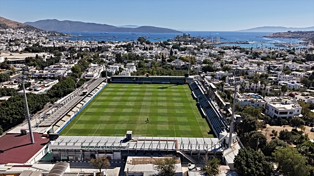 Mardin deplasmanında tek başına takımını destekleyen Bodrum FK taraftarına ömür boyu kombine
