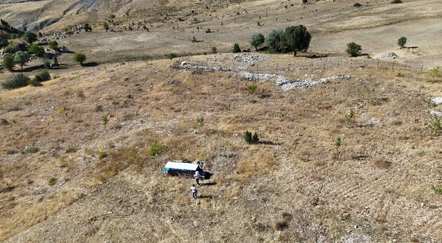Tunceli'de geleneksel çit kovanlarda müdahalesiz arıcılık sürüyor