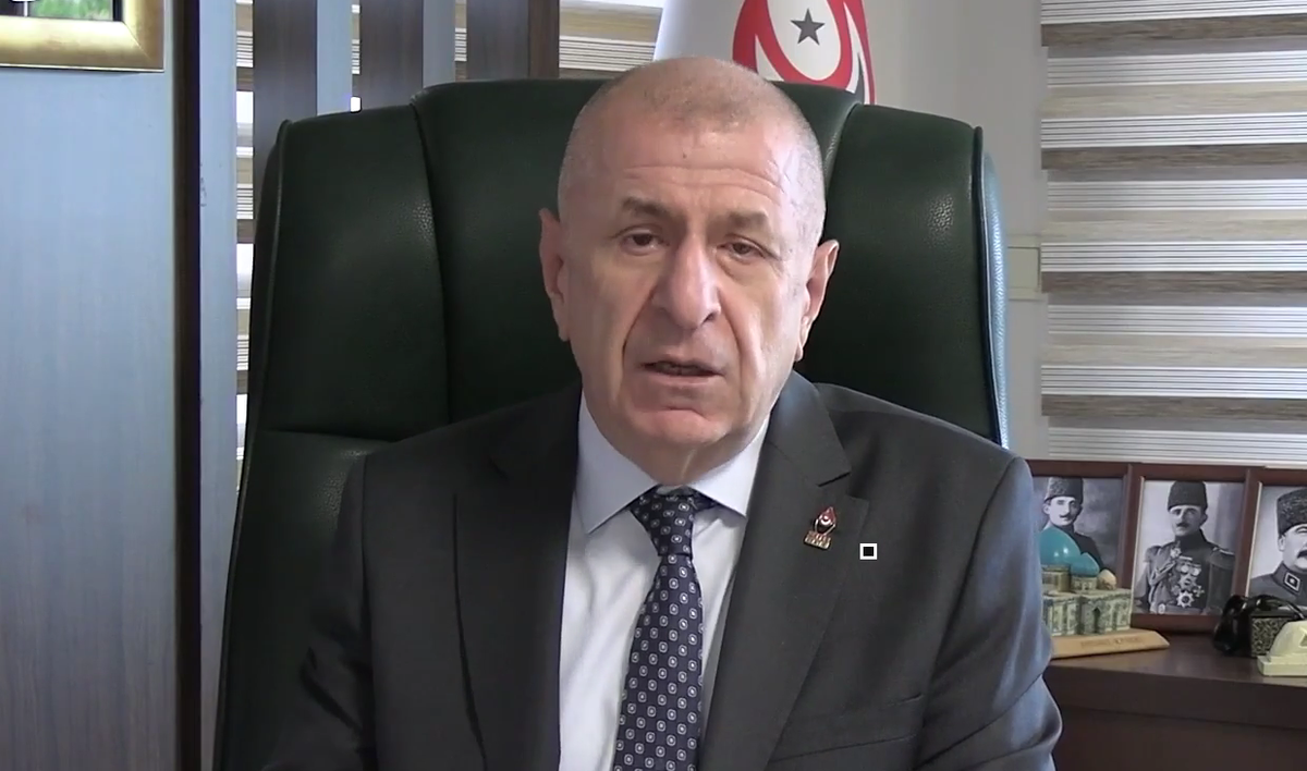 Özdağ öğretmenlere seslendi, müfredattan çıkarılsa da Atatürk\'ü anlatın dedi