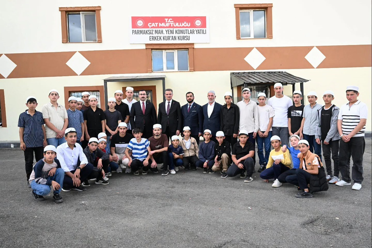 Vali Baruş Çat\'ta eğitim ve kamu hizmetleri için talimat verdi