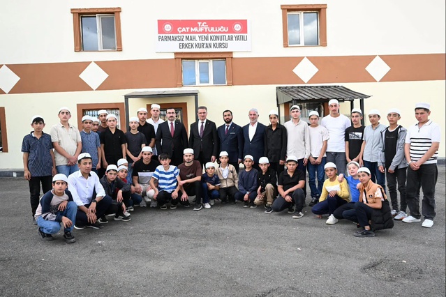 Vali Baruş Çat'ta eğitim ve kamu hizmetleri için talimat verdi