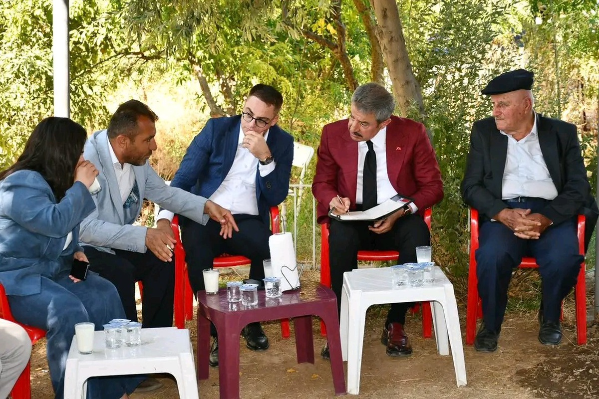 Vekil Tatar, Silopi\'de üç köyü ziyaret edip vatandaşların sorunlarını dinledi
