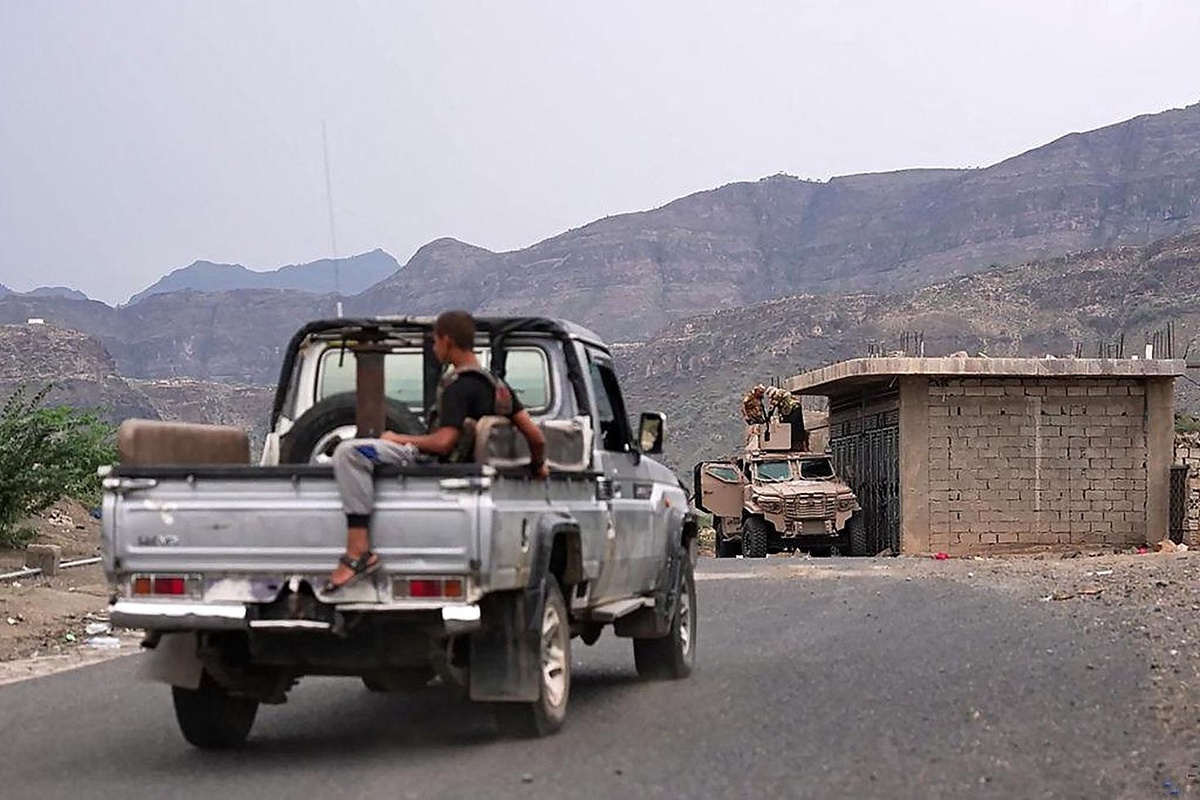 Yemen\'de hükümet güçleri: Husilere ait hedefler vuruldu, 5 İHA düşürüldü