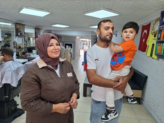 Zonguldak Alaplı'da berber, bir günlük gelirini DMD hastası 4 yaşındaki çocuğa bağışladı
