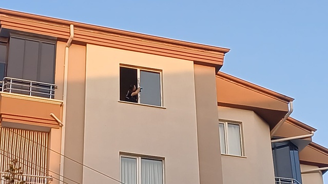 Aksaray'da 5'inci kattan düşen Zeynep Öztaş hayatını kaybetti