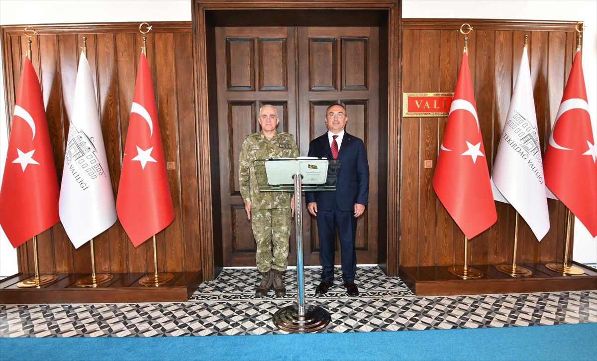 5. Kolordu Komutanı Tümgeneral Davut Ala, Tekirdağ Valisi Soytürk\'ü ziyaret etti