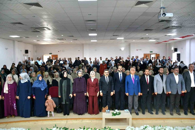 Adilcevaz'da 19 hafız kız öğrenci için icazet merasimi düzenlendi