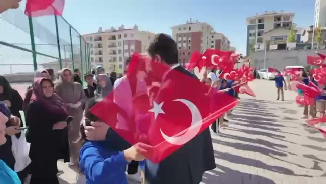 Adıyaman'da 145 bin 698 öğrenci için ilk ders zili çaldı