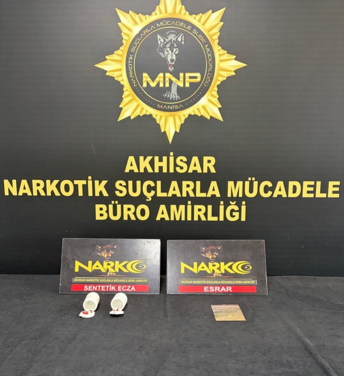Akhisar\'da uyuşturucu operasyonunda gözaltına alınan 2 şüpheli tutuklandı