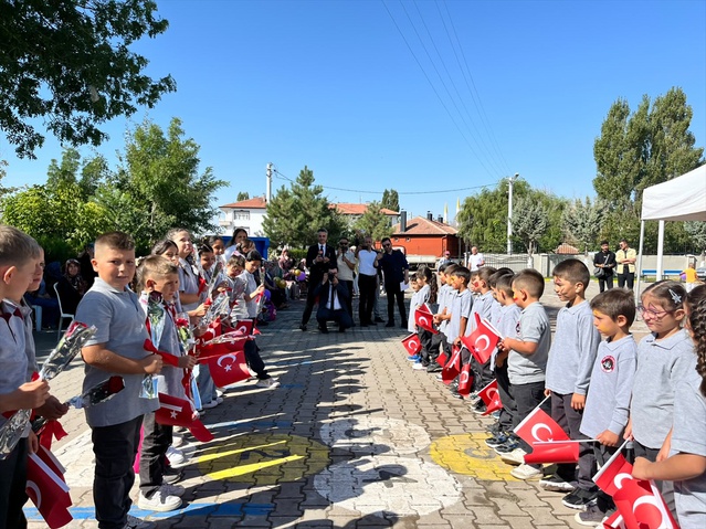 Aksaray'da 491 okulda yeni eğitim yılı için ilk ders zili çaldı