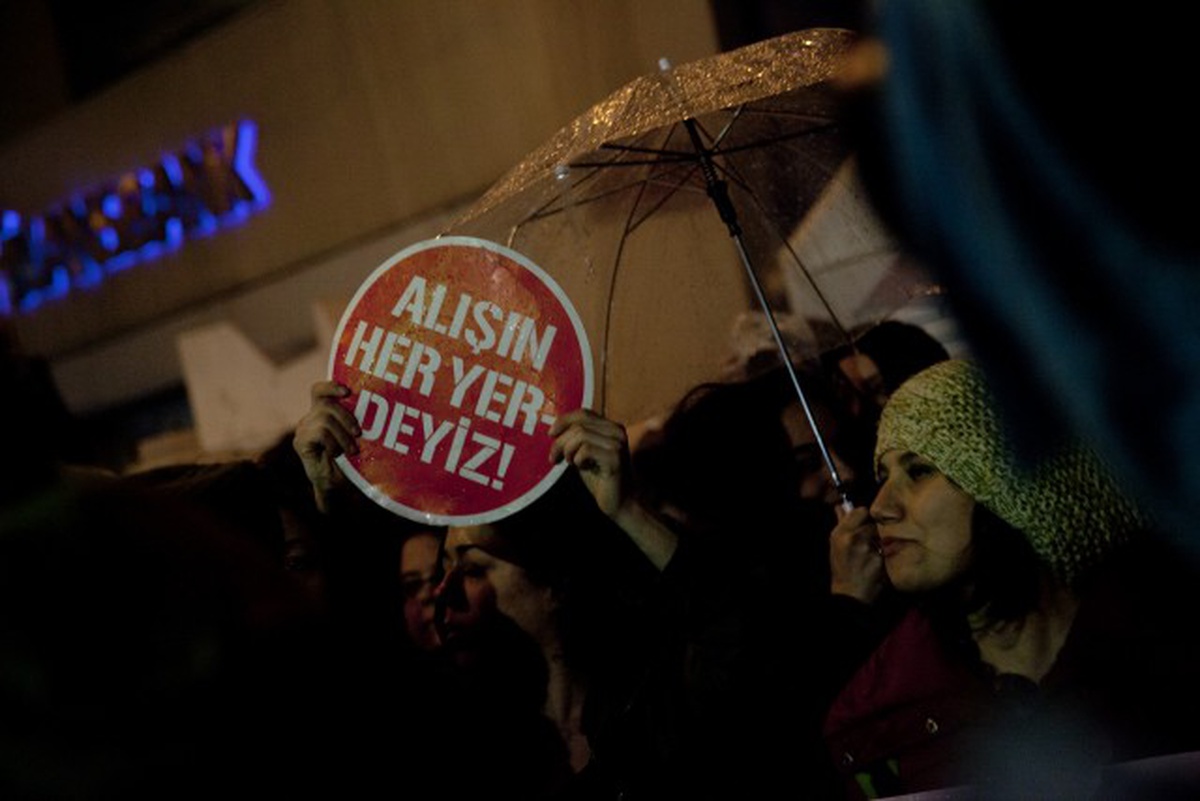 Ankara\'da LGBTİ+ soruşturmasında ifadeler başladı, 21 aktiviste dernek finansmanı soruldu
