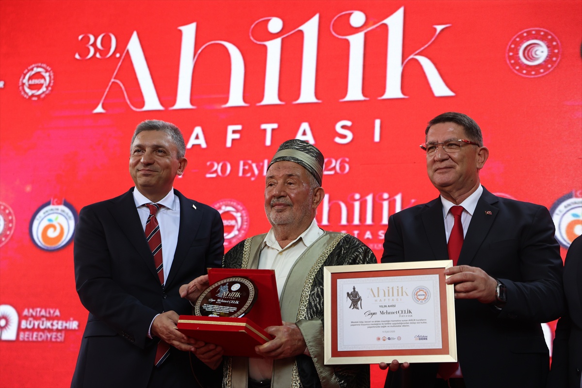 Antalya\'da Ahilik Haftası kutlandı, Yılın Ahisi ödülü 79 yaşındaki ustaya verildi
