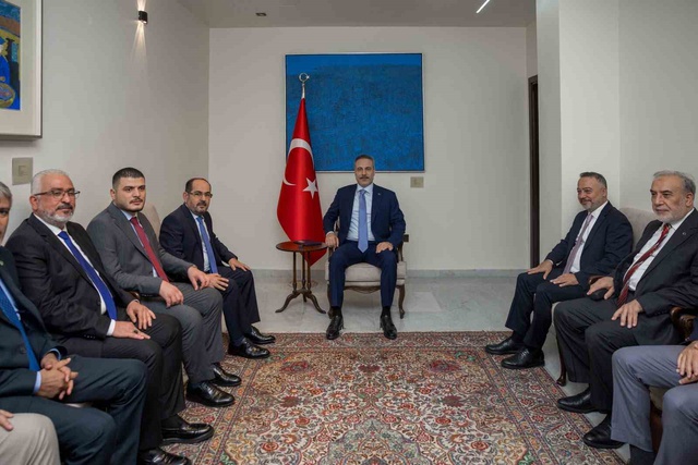 Bakan Fidan, Suriye Türkmen Meclisi Başkanı Mustafa ile görüştü