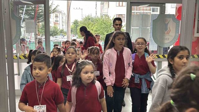 Bolu'da yeni eğitim yılı başladı, 52 bin 723 öğrenci ders başı yaptı