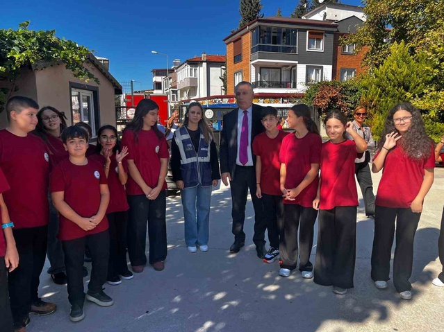 Burhaniye’de yeni eğitim yılı başladı