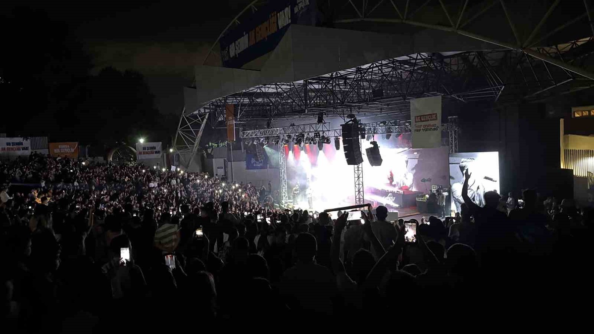 Bursa’da Bir Gençlik Festivali’nde Poizi coşkusu