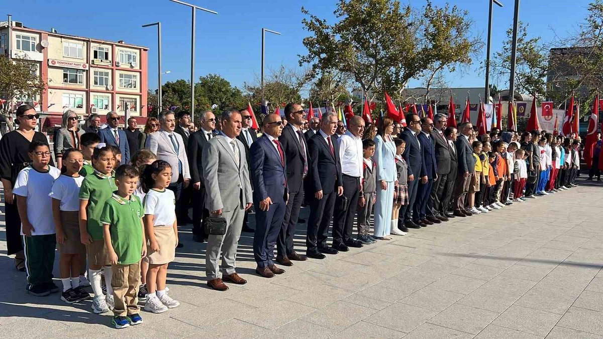 Çanakkale\'de 80 bin 873 öğrenci için ilk ders zili çaldı