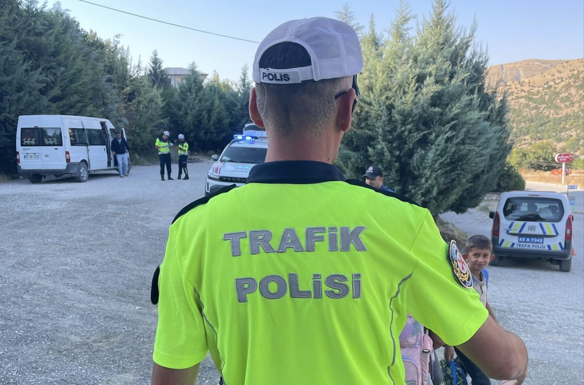 Çemişgezek\'te okul servislerine denetim artırıldı, sürücüler uyarıldı
