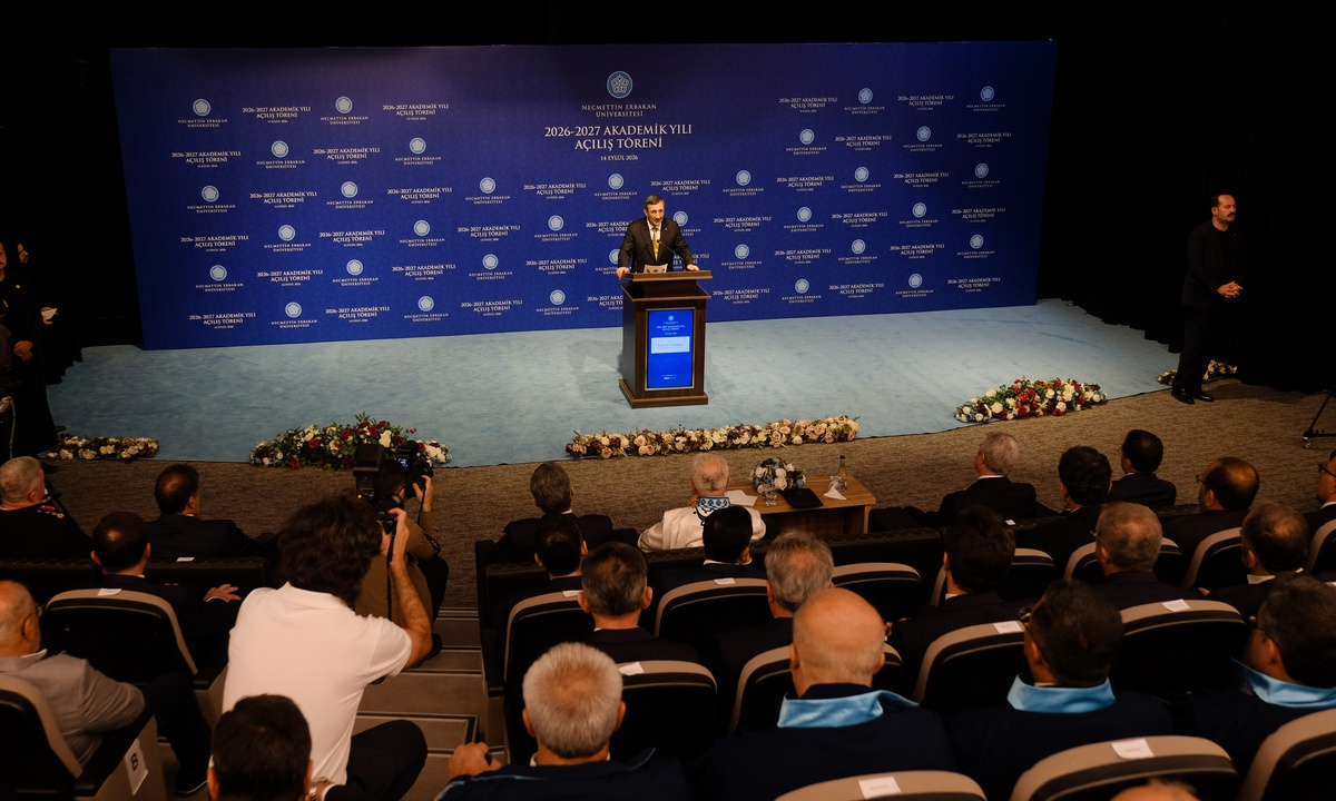 Cevdet Yılmaz Konya\'da uyardı, sosyal medya bizleri yalnızlaştırıyor
