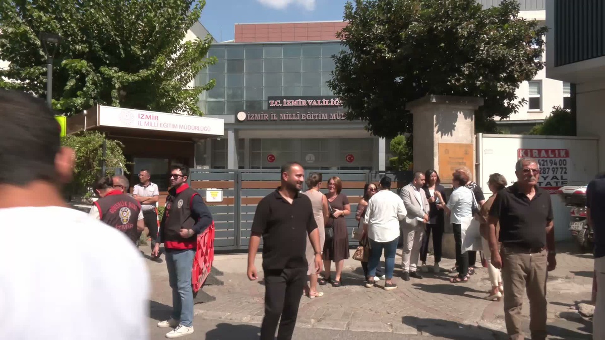 CHP İzmir\'den eğitimde fırsat eşitsizliği uyarısı, \'hiçbir çocuğu geride bırakmayacağız\' sözü
