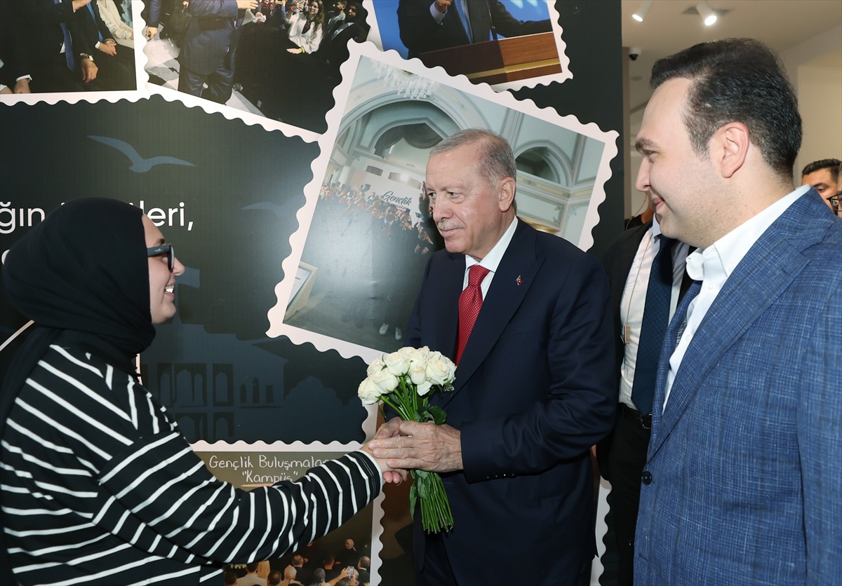 Cumhurbaşkanı Erdoğan, Samsun\'da gençlerle buluştu: