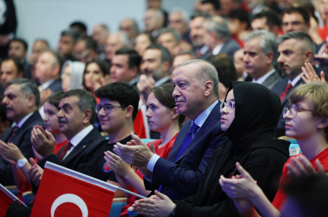 Cumhurbaşkanı Erdoğan'ı mest eden rapor: Hepsini alınlarından öpüyorum