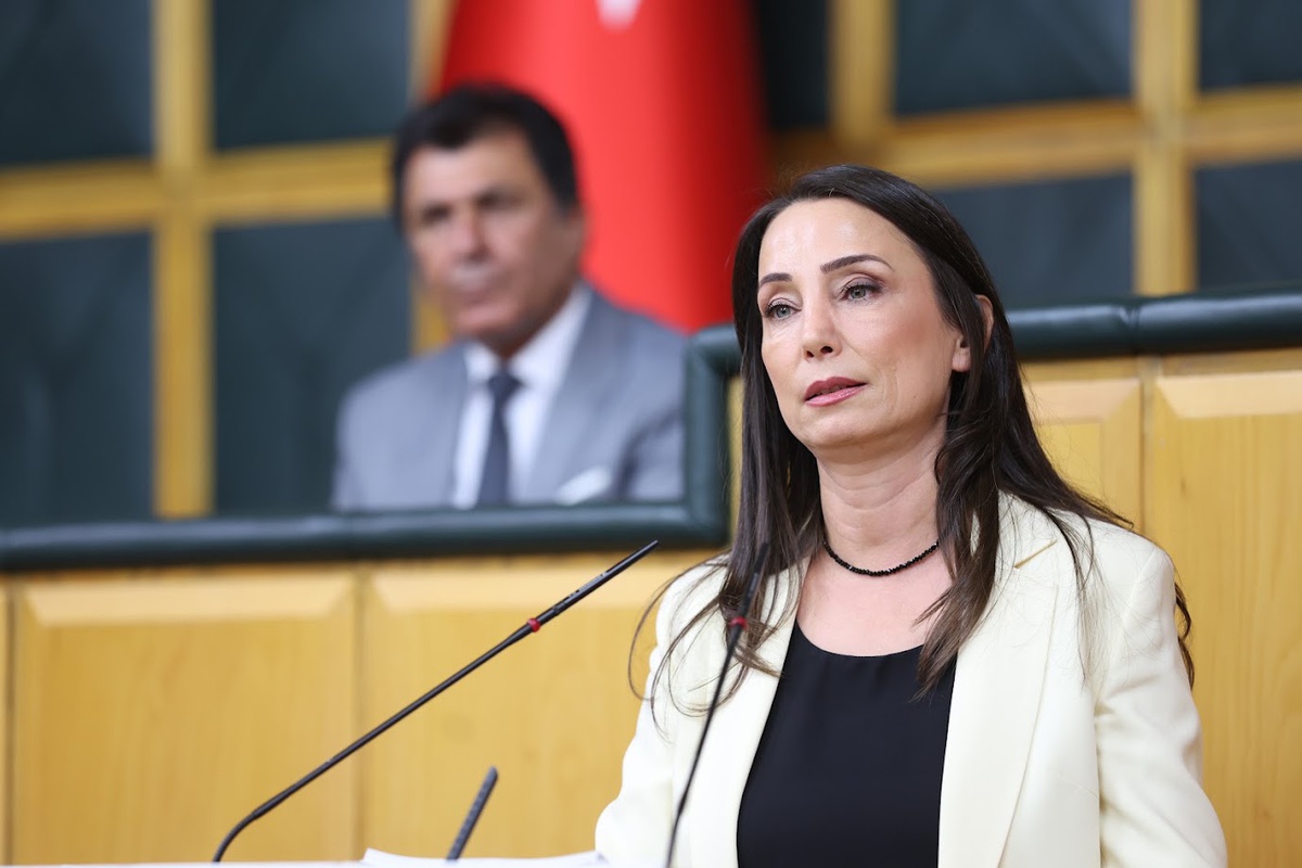 Hatimoğulları\'ndan LGBTİ+ çağrısı, gözaltındakilerin serbest bırakılmasını istedi