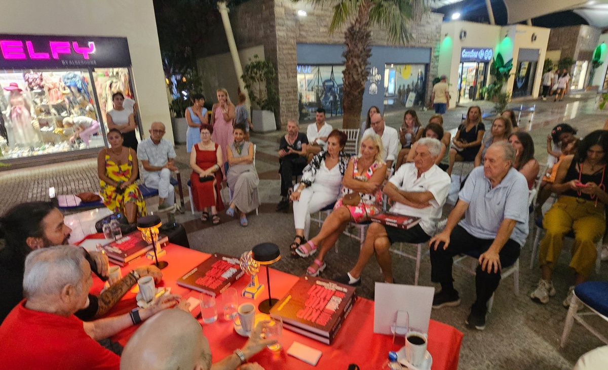 Devrim Erbil\'in 60 yılı aşan sanat yolculuğu Bodrum\'da kitaplaştı