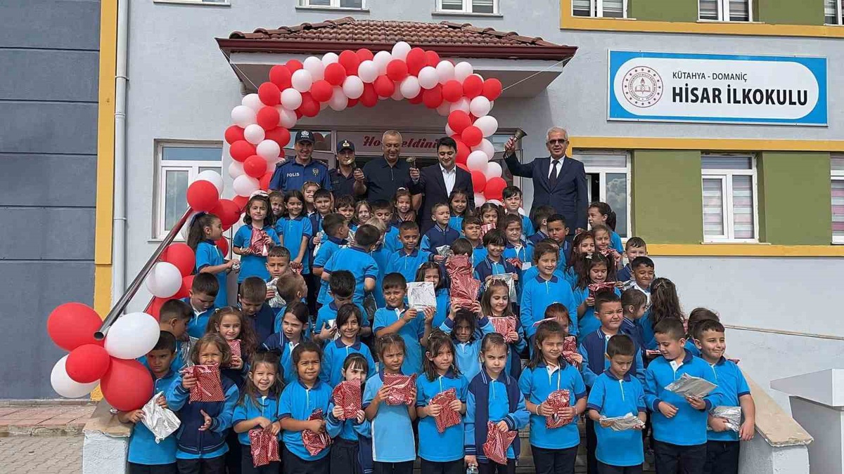 Domaniç\'te 2026-2027 eğitim yılı açılış programıyla başladı
