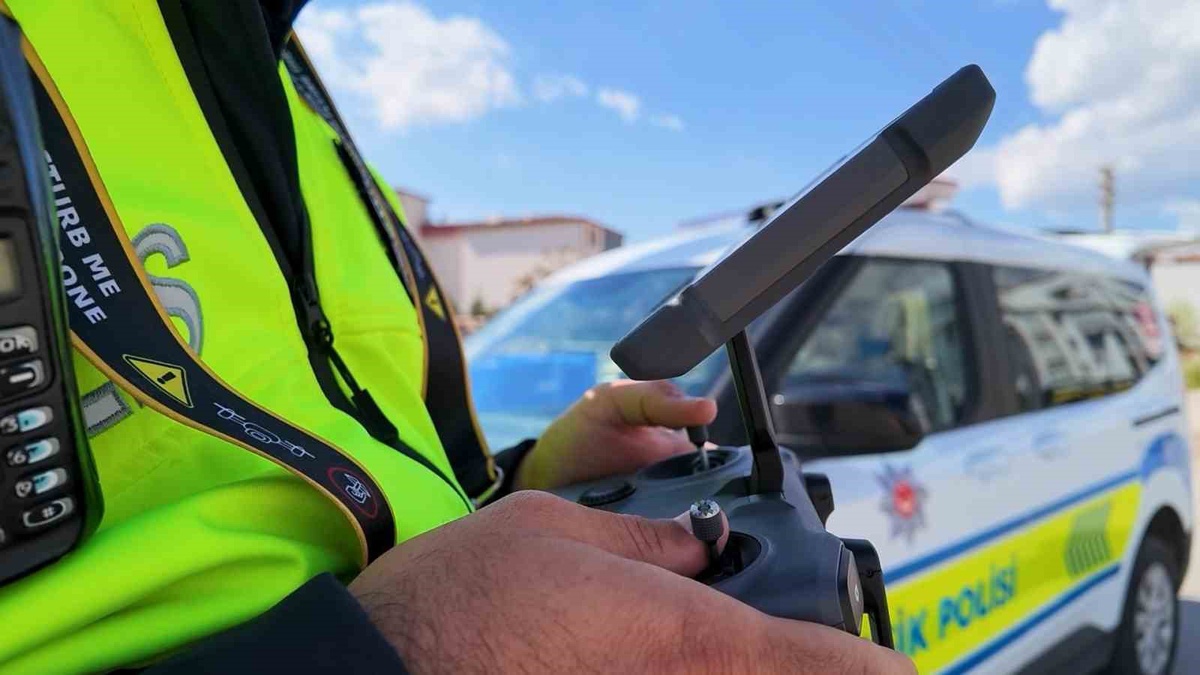Kırıkkale\'de ehliyetsiz sürücü yolcuyla yer değiştirdi, 240 bin lira ceza kesildi