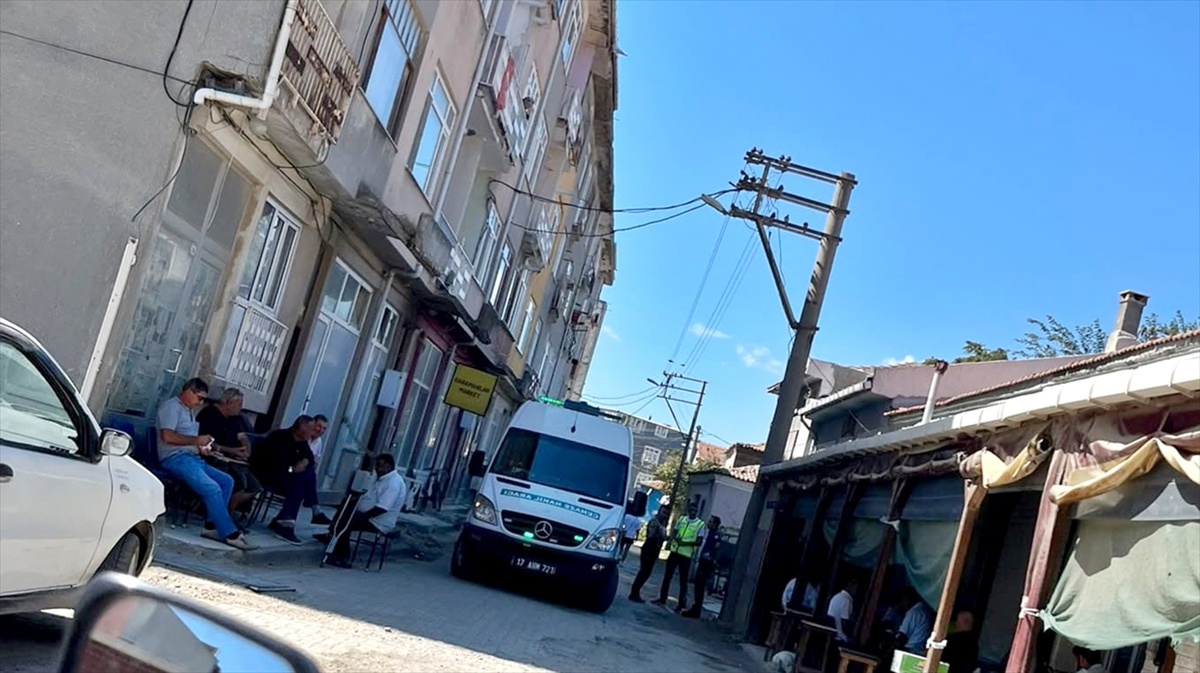 Gelibolu\'da yalnız yaşayan fayans ustası evinde ölü bulundu