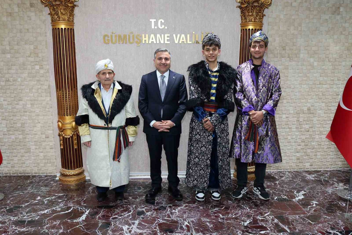 Gümüşhane\'de 39. Ahilik Haftası\'nda yılın ahisine kaftan giydirildi