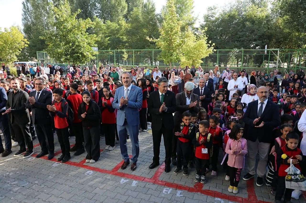 Ağrı'da 973 okulda 126 bin 898 öğrenci dersbaşı yaptı