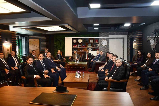 HSK Genel Sekreteri Uğuz, Eskişehir Adliyesinde yargı mensuplarıyla görüştü