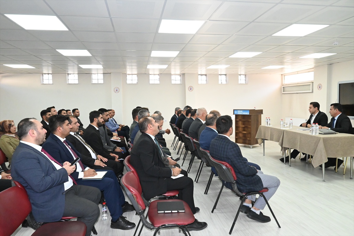 Hizan Kaymakamı Öztürk'ten okul müdürlerine eğitim kalitesi talimatı