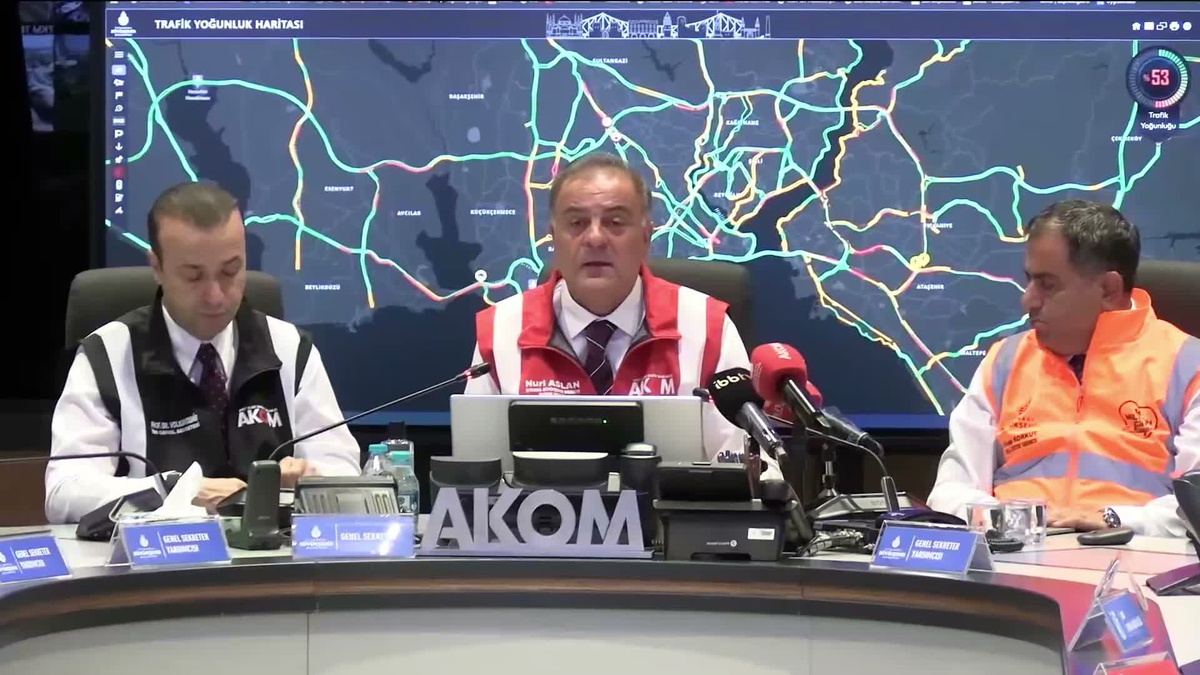 İBB Başkanvekili Nuri Aslan: Toplu ulaşımda 3 bin 933 ilave seferle trafik rahatlatıyor