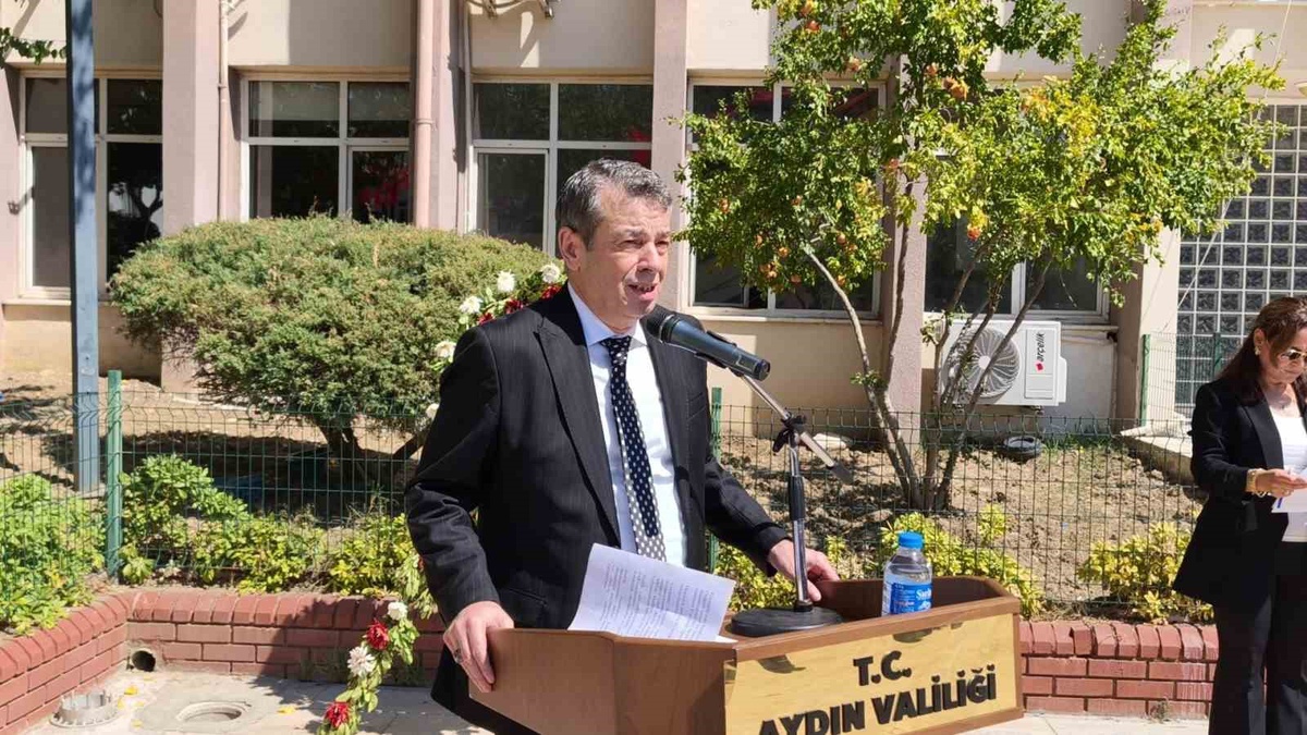 Aydın\'da Ahilik Haftası töreninde İlin Ahisi Köse\'ye ödülü Vali Varol verdi
