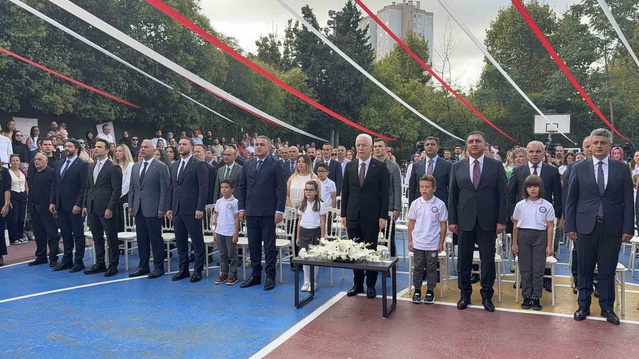 İstanbul'da yeni eğitim yılı başladı, okul bahçelerine el dedektörlü güvenlik geliyor