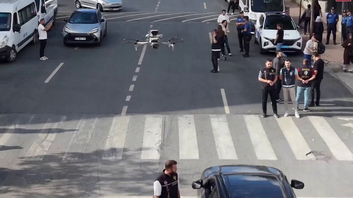 İstanbul\'da 39 ilçede dron destekli okul çevresi denetimi yapıldı