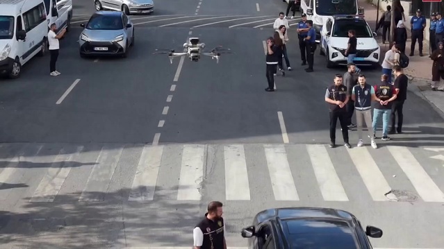 İstanbul'da 39 ilçede dron destekli okul çevresi denetimi yapıldı
