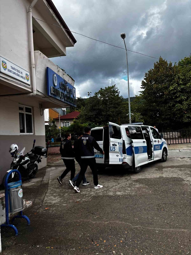 Kastamonu Cide'de bıçakla yaralanan C.Y. hastanede tedavi altına alındı