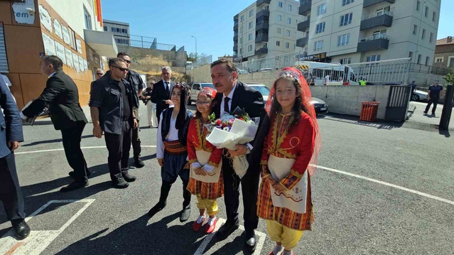 Kayseri'de yeni eğitim yılı açılışı Talas'ta yapıldı, ilk zil çalındı