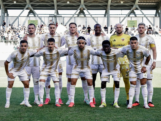 Kayserispor sahasında İstanbulspor'u yenip liderlik koltuğuna oturmak istiyor