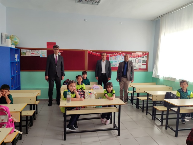 Keban Kaymakamı Onur, Baraj İlkokulunda öğrencilerle buluştu