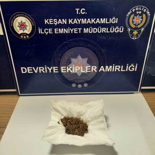 Keşan'da durdurulan şüphelide 3.23 gram kimyasala bulanmış tütün ele geçirildi